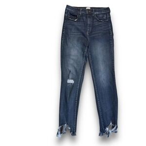 Sneak Peek Sz 7 denim jeans from The Buckle. Distressed, Destroyed. Skinny
